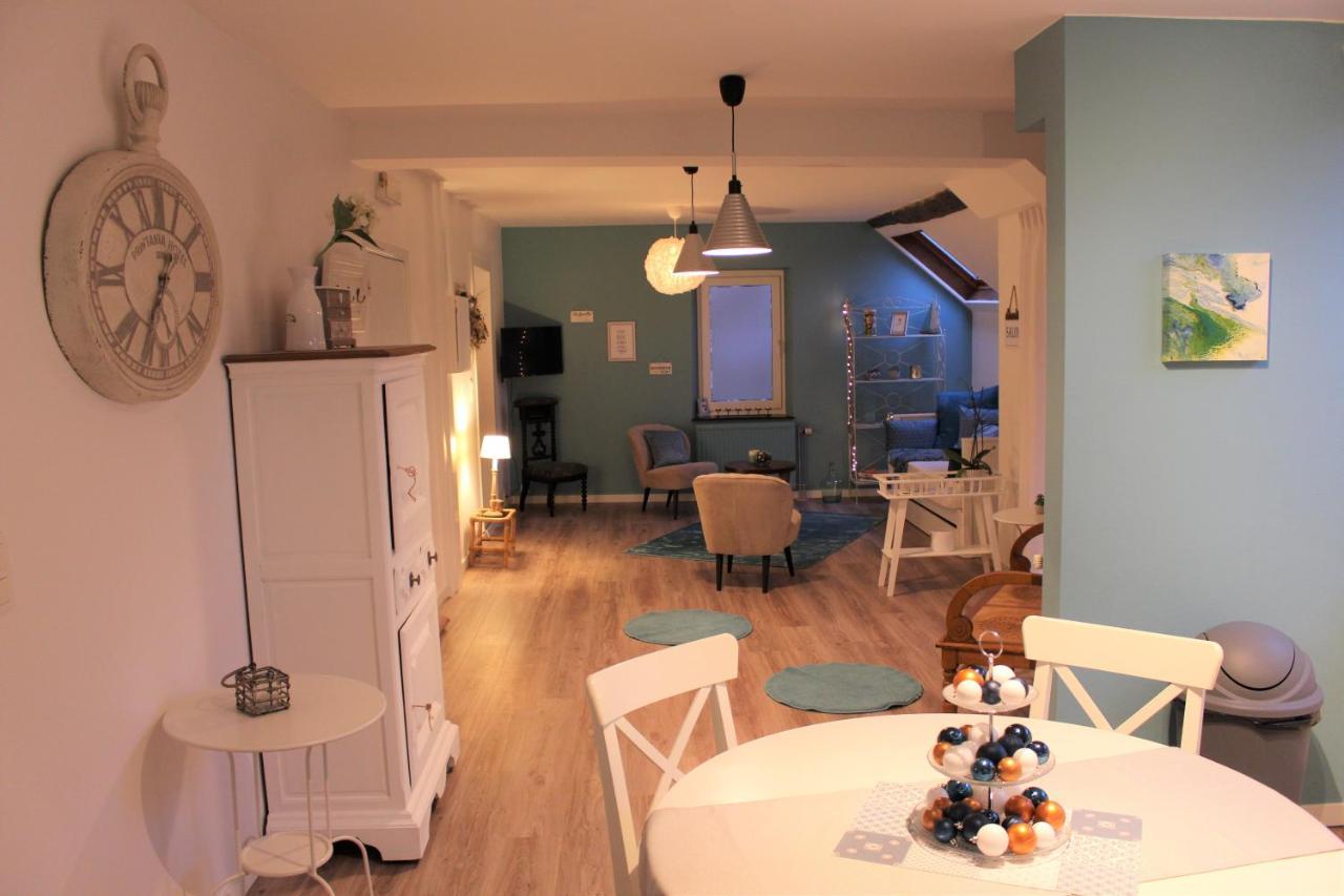 Logis Le P'Tit Rouillon Au Rythme De La Meuse Apartment Annevoie-Rouillon Exterior photo
